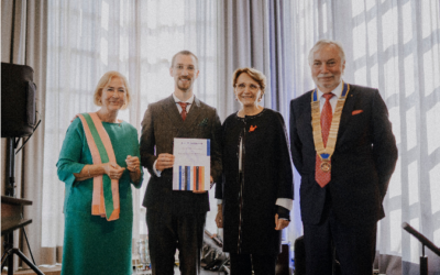 Remise du prix Jostum du Club Rotary Saarbrücken pour Felix Schubert, alumnus du CJFA